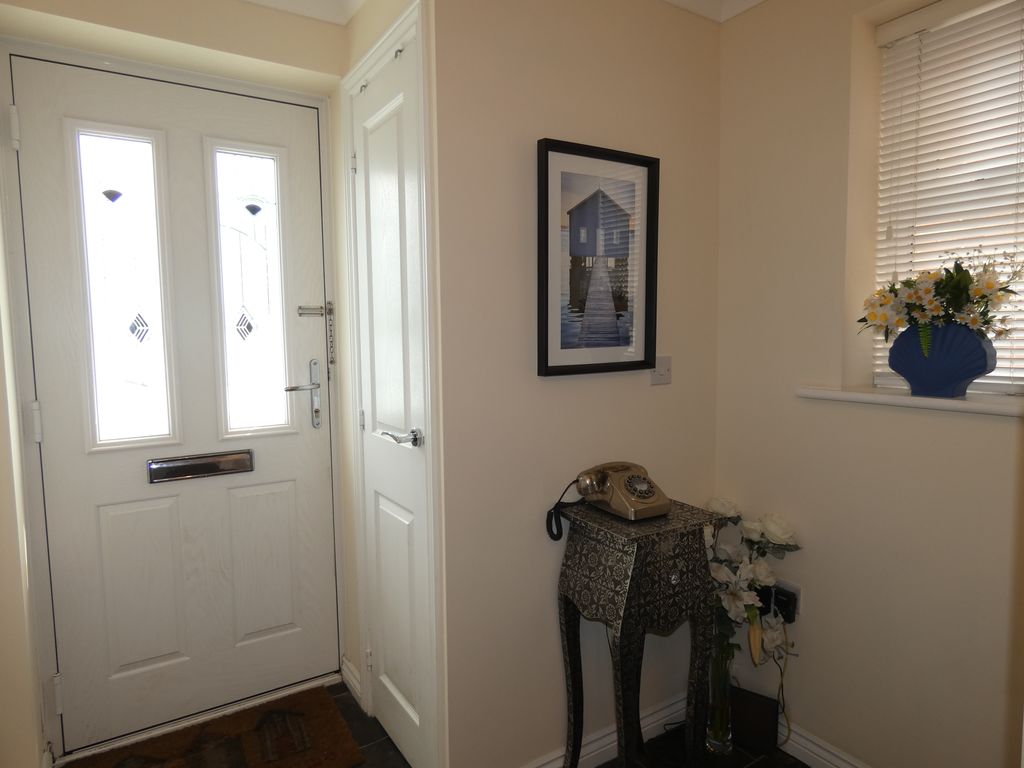 Entrance Hallway- click for photo gallery
